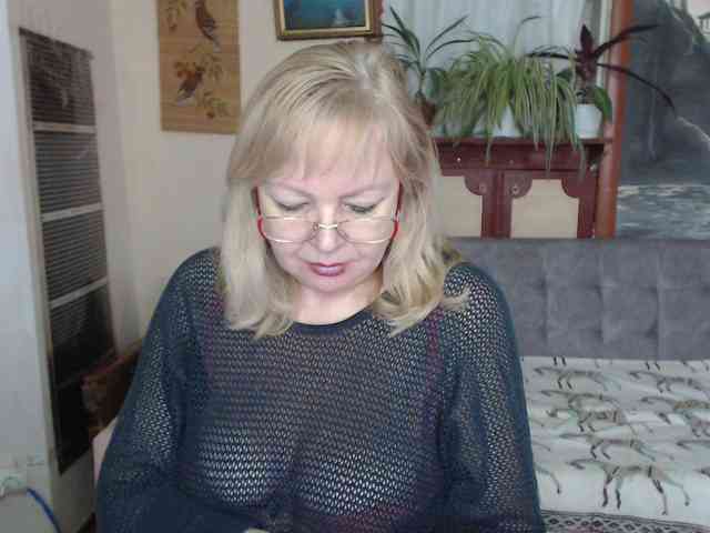 EvelynLoveShy webcam