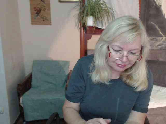 EvelynLoveShy webcam