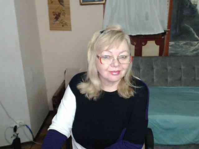 EvelynLoveShy webcam