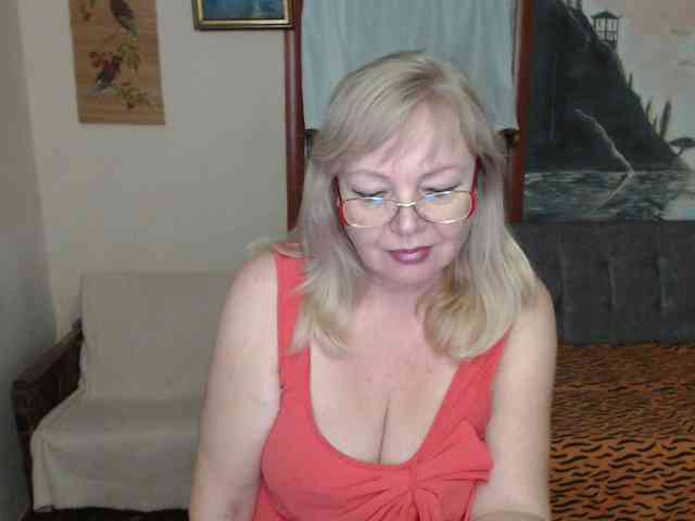 EvelynLoveShy webcam