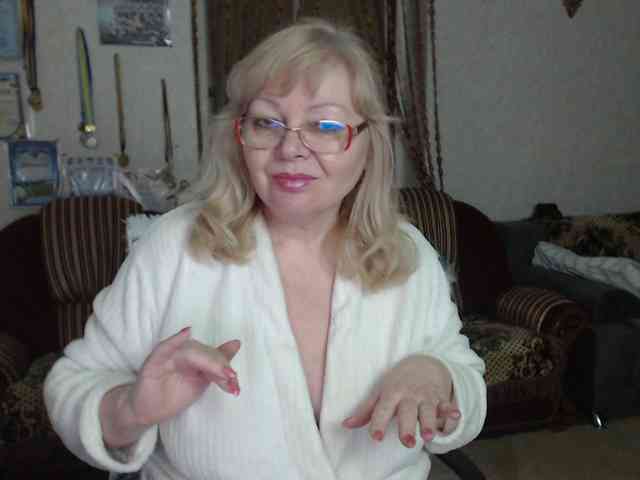 EvelynLoveShy webcam