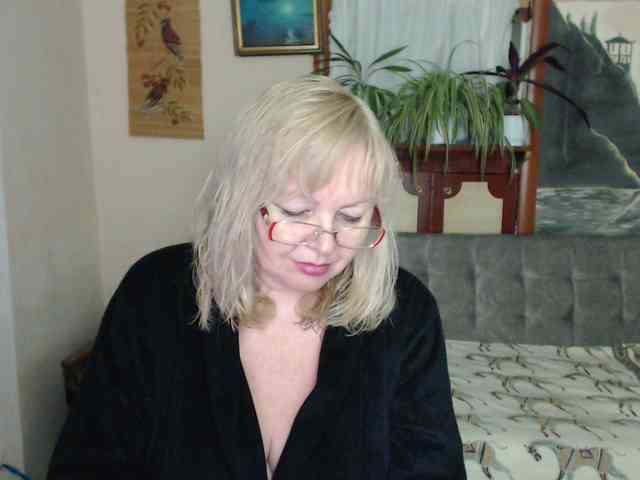 EvelynLoveShy webcam