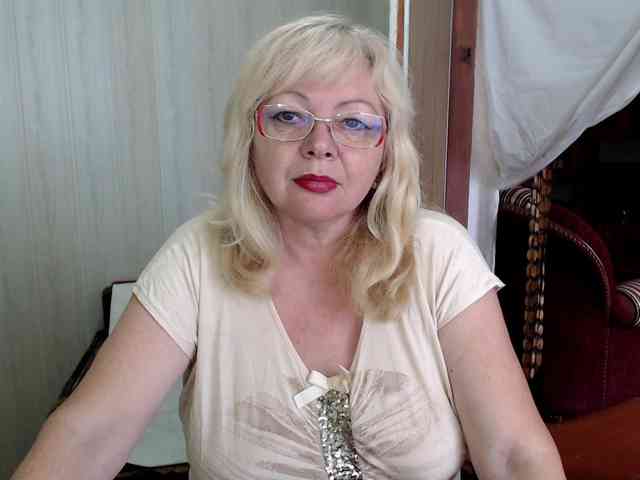 EvelynLoveShy webcam