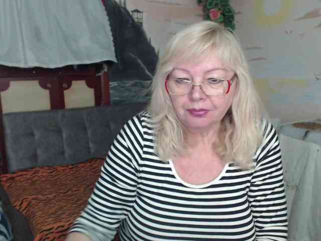 EvelynLoveShy webcam