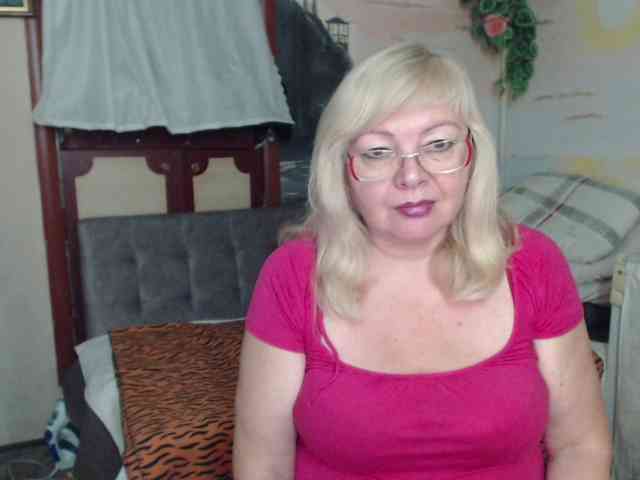 EvelynLoveShy webcam