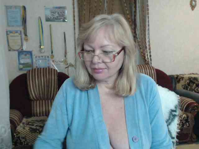 EvelynLoveShy webcam