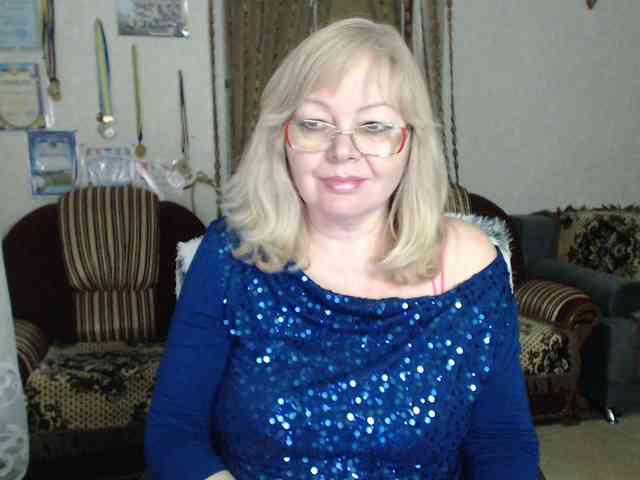 EvelynLoveShy webcam