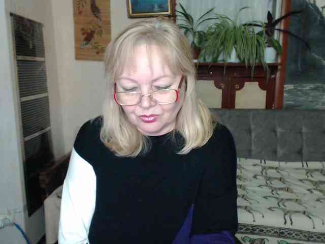 EvelynLoveShy webcam