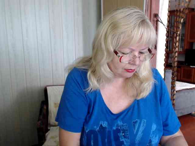 EvelynLoveShy webcam