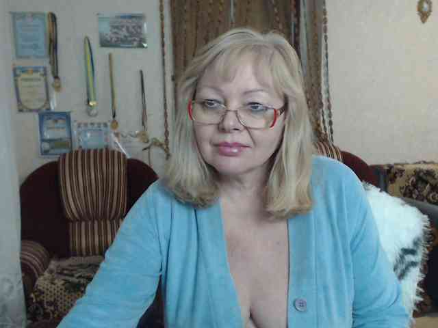 EvelynLoveShy webcam