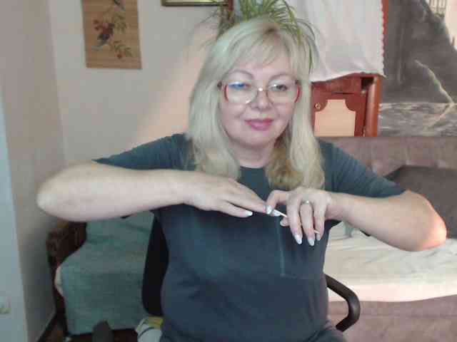 EvelynLoveShy webcam