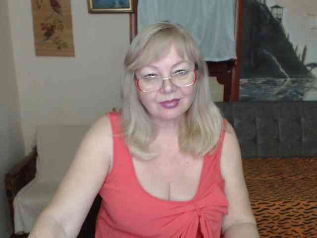 EvelynLoveShy webcam