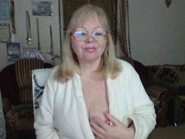 EvelynLoveShy webcam