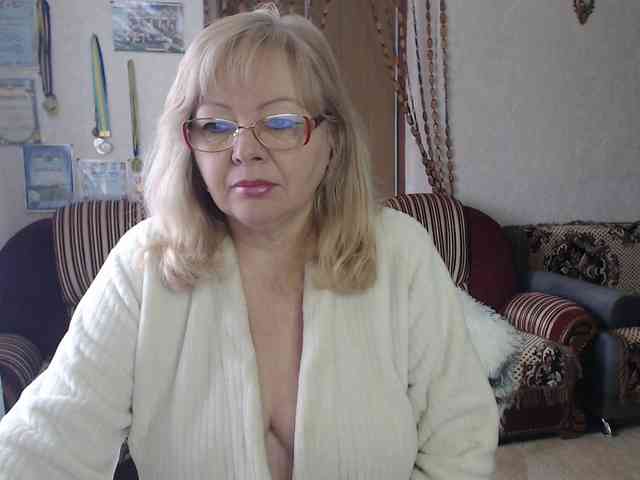 EvelynLoveShy webcam