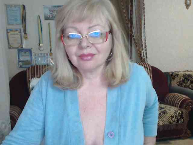 EvelynLoveShy webcam