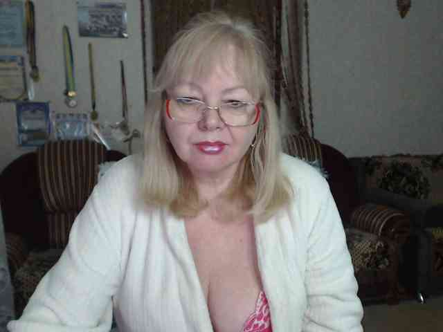 EvelynLoveShy webcam