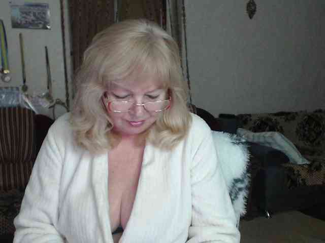 EvelynLoveShy webcam