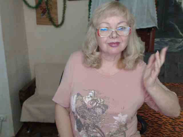 EvelynLoveShy webcam