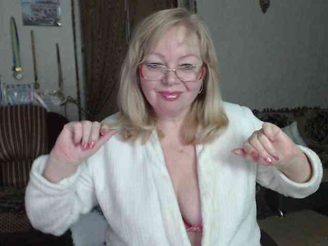 EvelynLoveShy webcam