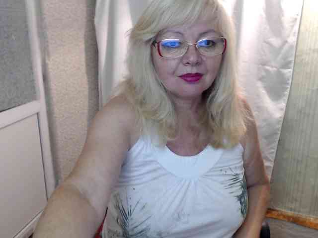EvelynLoveShy webcam