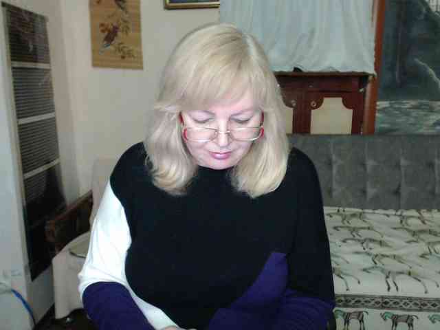 EvelynLoveShy webcam