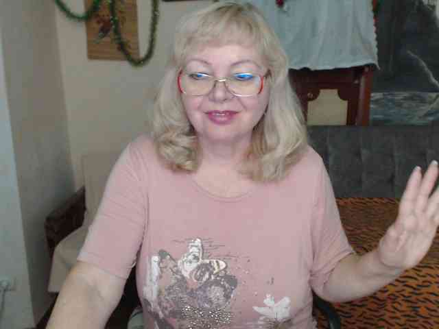 EvelynLoveShy webcam