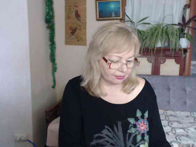 EvelynLoveShy webcam