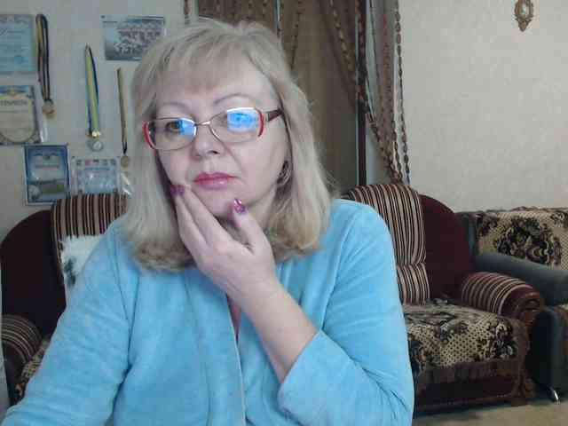 EvelynLoveShy webcam