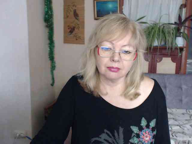 EvelynLoveShy webcam