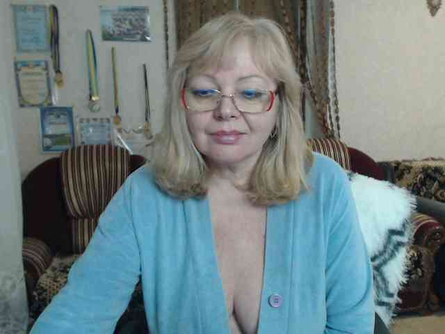 EvelynLoveShy webcam