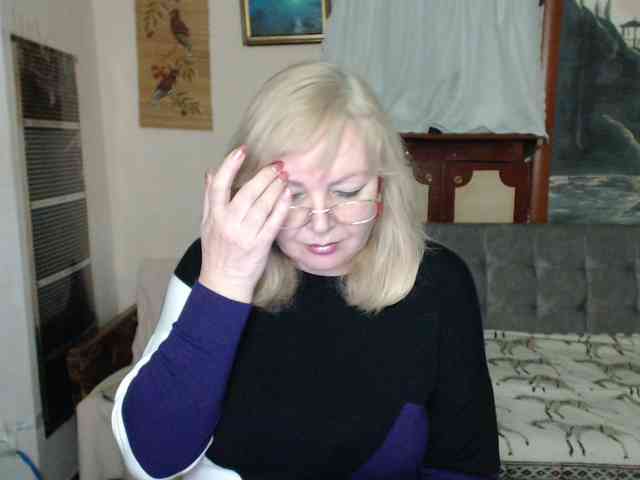 EvelynLoveShy webcam