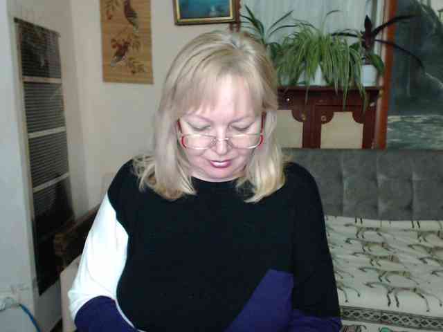 EvelynLoveShy webcam