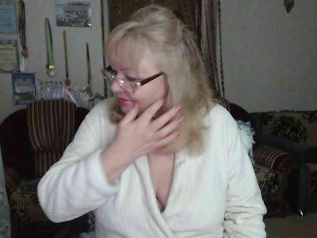 EvelynLoveShy webcam