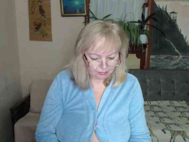 EvelynLoveShy webcam