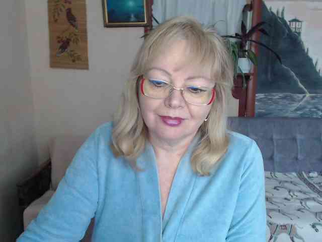 EvelynLoveShy webcam