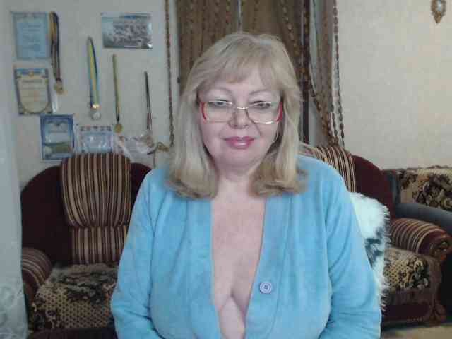 EvelynLoveShy webcam