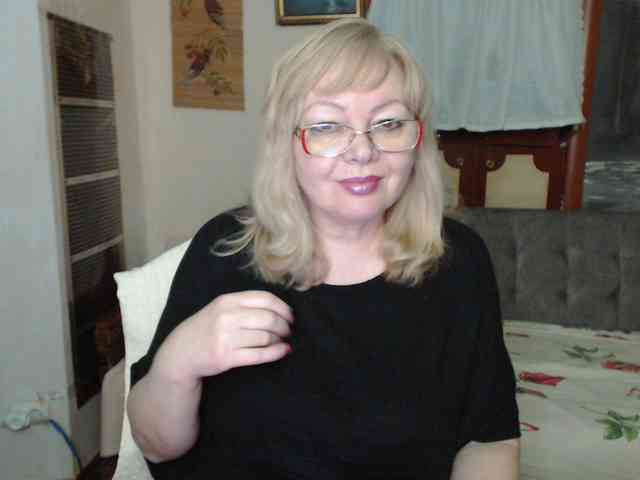 EvelynLoveShy webcam