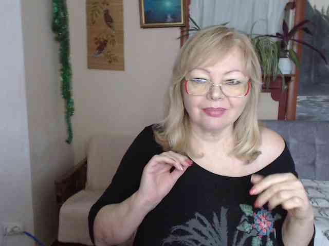 EvelynLoveShy webcam