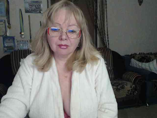 EvelynLoveShy webcam