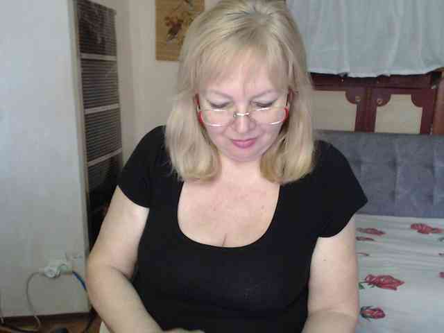 EvelynLoveShy webcam