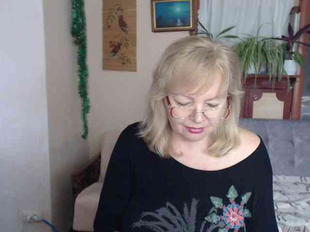 EvelynLoveShy webcam