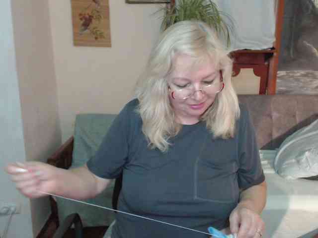 EvelynLoveShy webcam