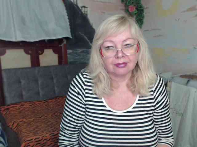 EvelynLoveShy webcam