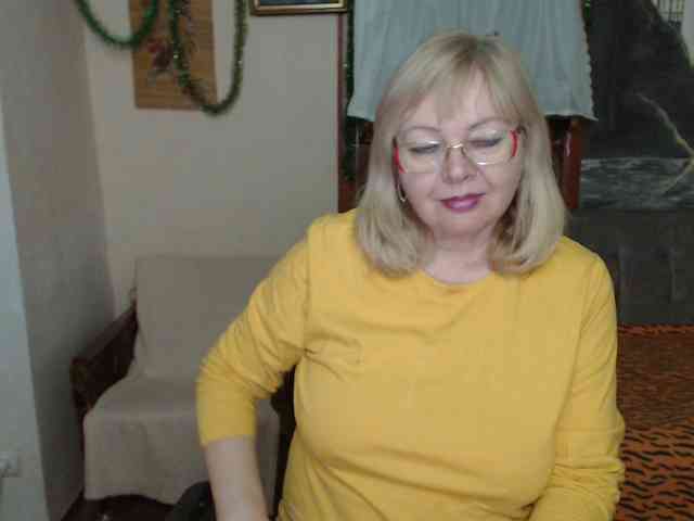 EvelynLoveShy webcam