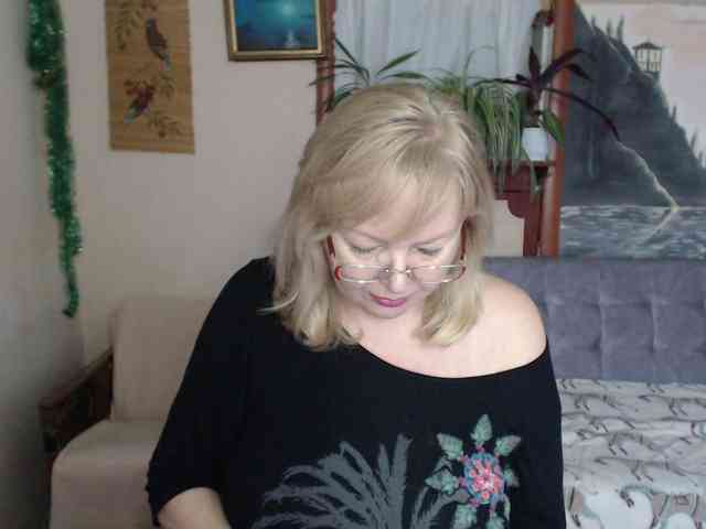 EvelynLoveShy webcam