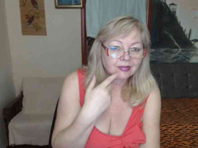 EvelynLoveShy webcam