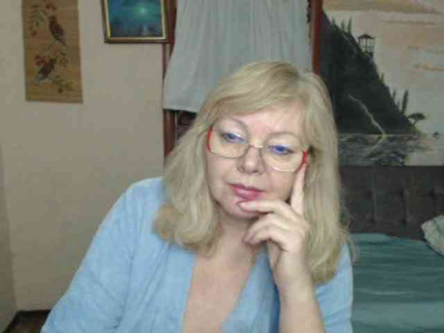 EvelynLoveShy webcam