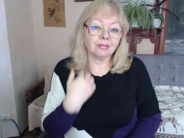 EvelynLoveShy webcam