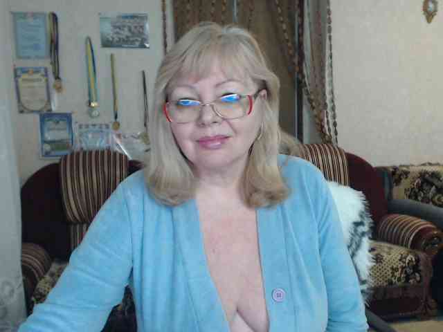 EvelynLoveShy webcam