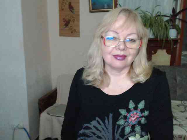 EvelynLoveShy webcam